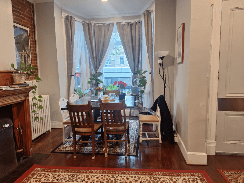 Washington House: 633 8th Street, NE