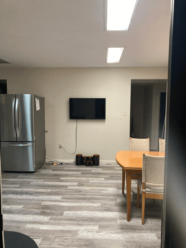 Bethesda Apartment: 7608 Carteret Rd