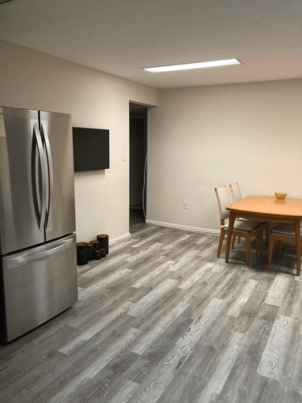 Bethesda Apartment: 7608 Carteret Rd