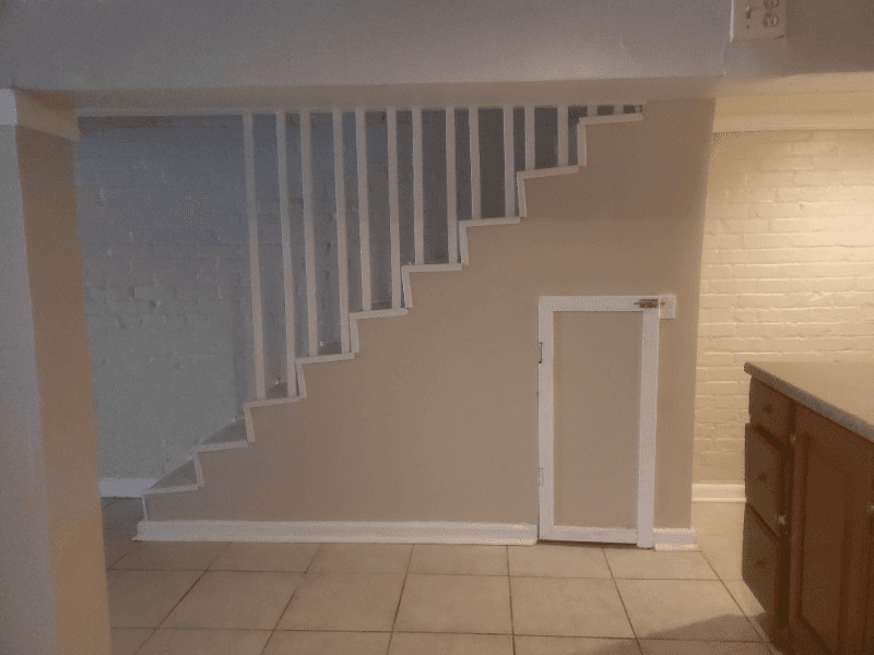 Washington Townhome: 633 8th Street. NE