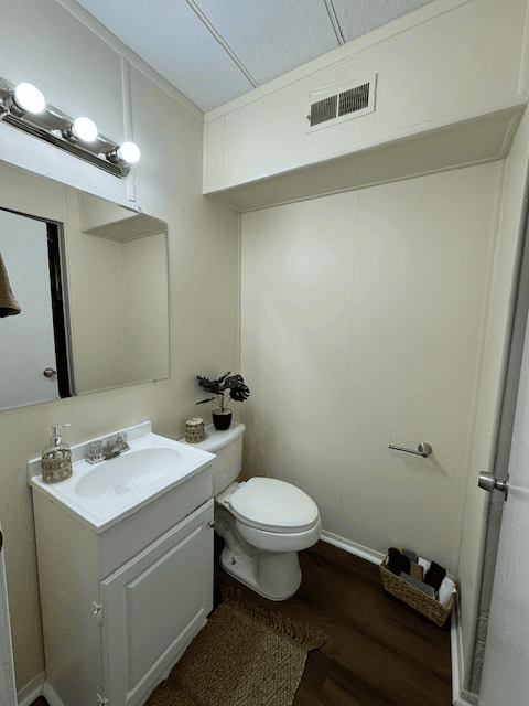 Knoxville House: 2055 Washington Ave