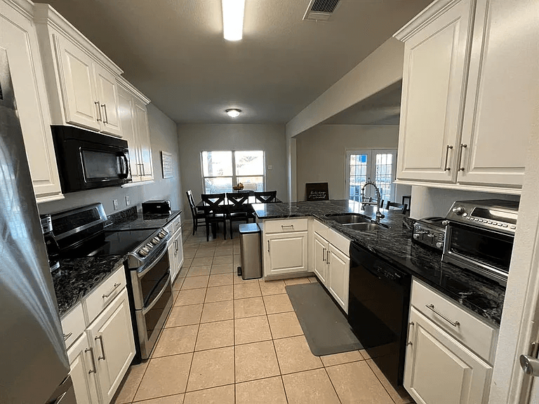 Anna House: 1417 cottonwood