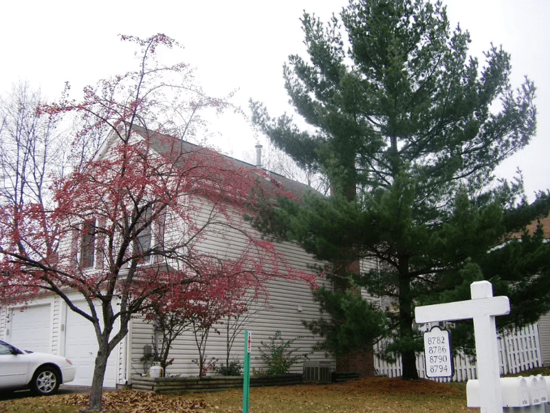 Eden Prairie House: 8782 Hawthorne Dr