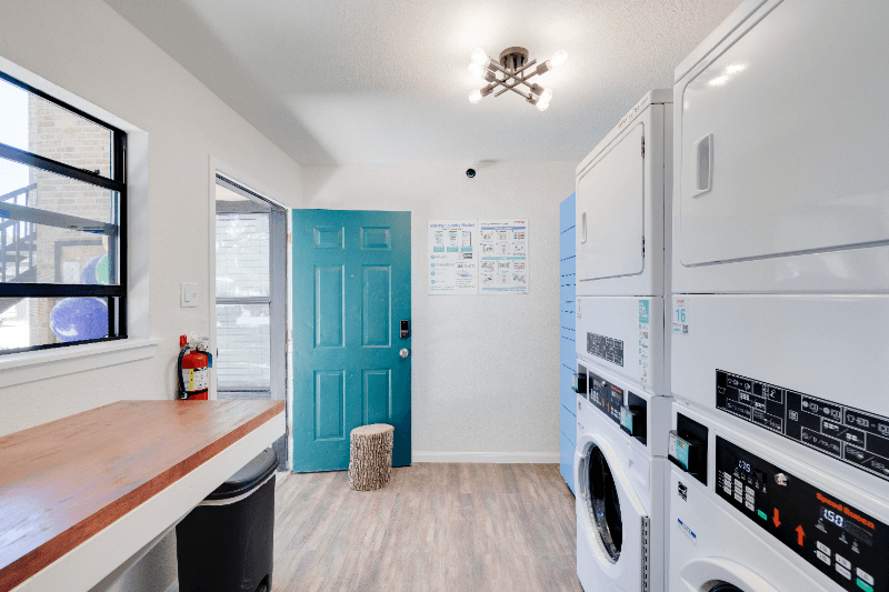 Blanco Apartment: 525 Jones Avenue