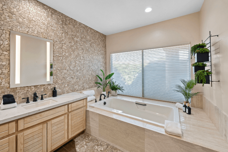 La Quinta House: 80504 Pebble Beach