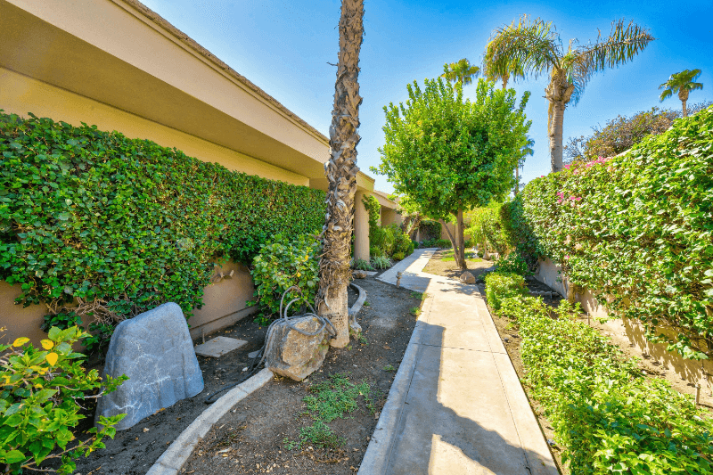 La Quinta House: 80504 Pebble Beach