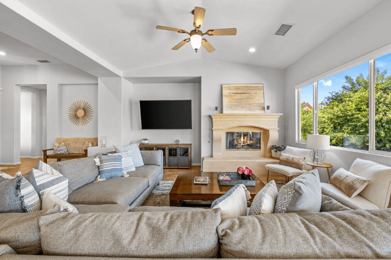 La Quinta House: 44260 Vía Coronado