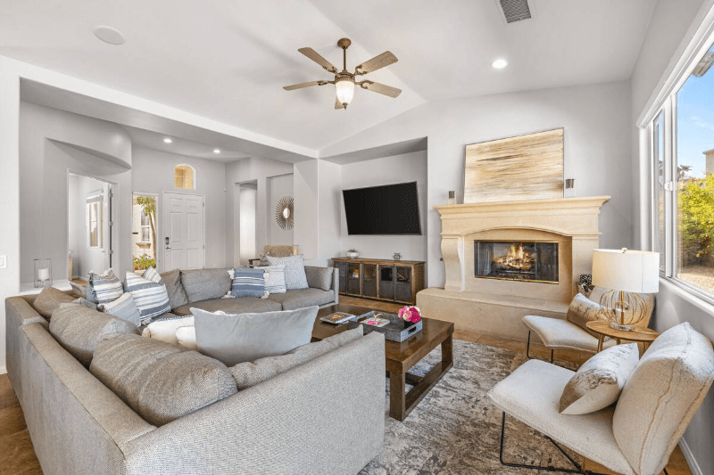 La Quinta House: 44260 Vía Coronado