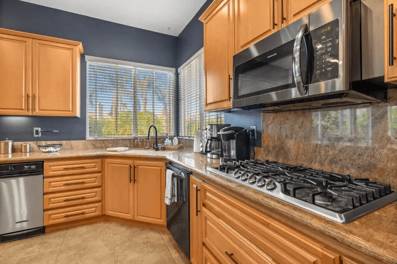 La Quinta House: 44260 Vía Coronado