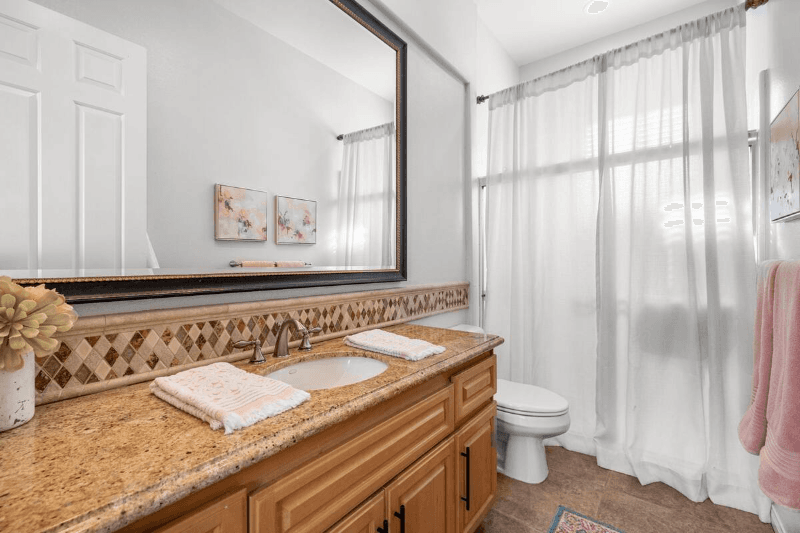 La Quinta House: 44260 Vía Coronado