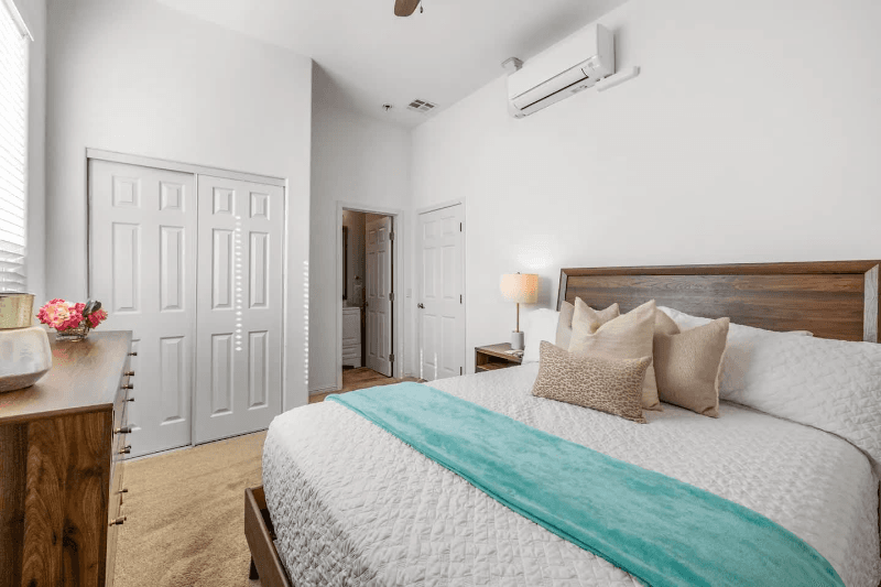 La Quinta House: 44260 Vía Coronado