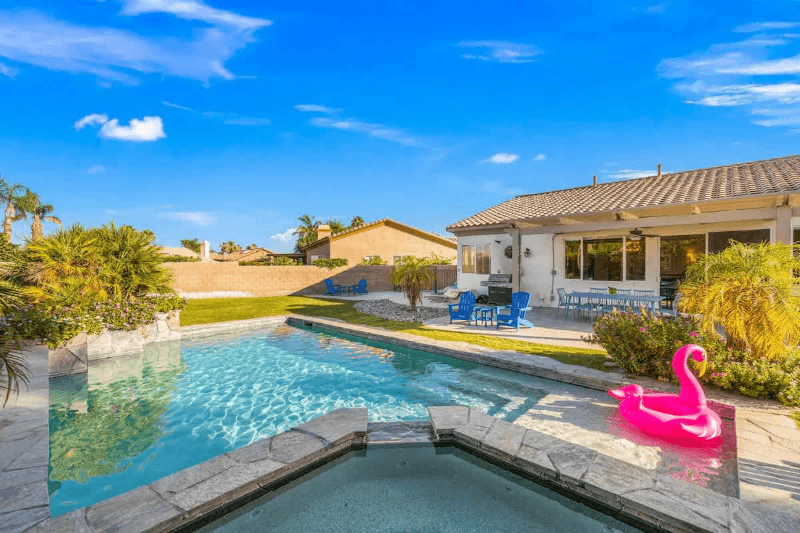 La Quinta House: 44260 Vía Coronado