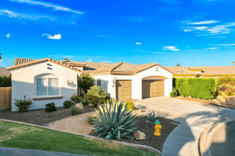 La Quinta House: 44260 Vía Coronado