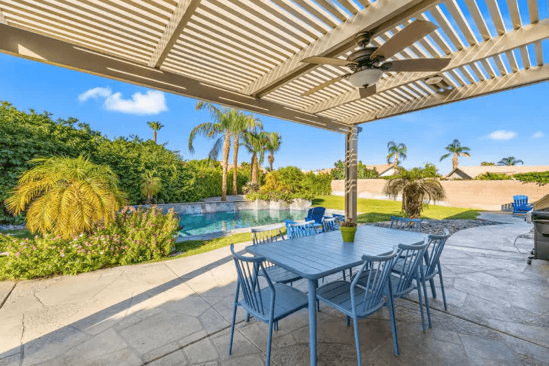 La Quinta House: 44260 Vía Coronado