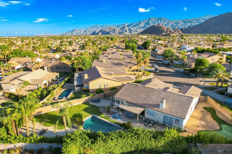 La Quinta House: 44260 Vía Coronado