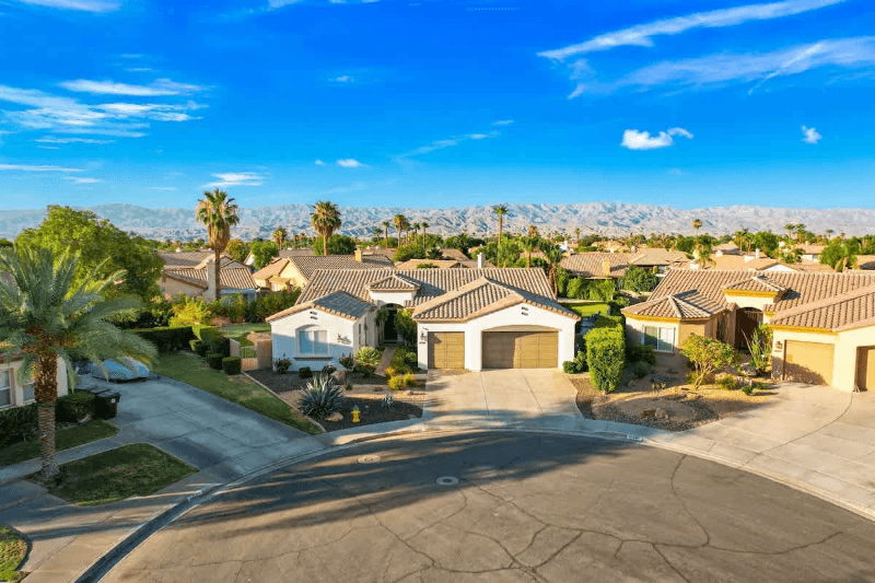 La Quinta House: 44260 Vía Coronado