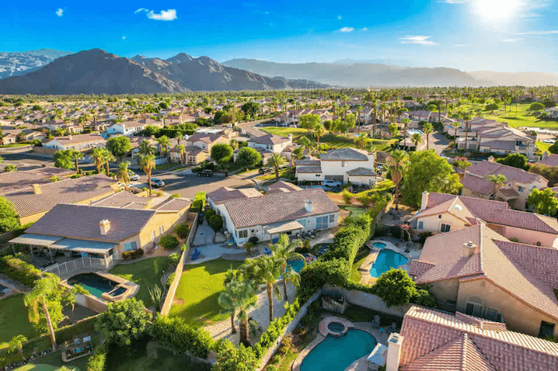 La Quinta House: 44260 Vía Coronado