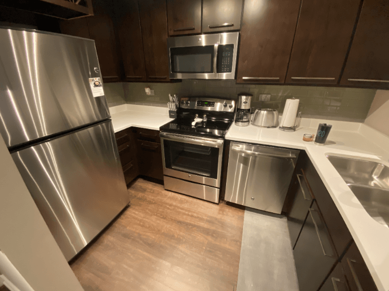 Chicago Condo: 330 n Jefferson