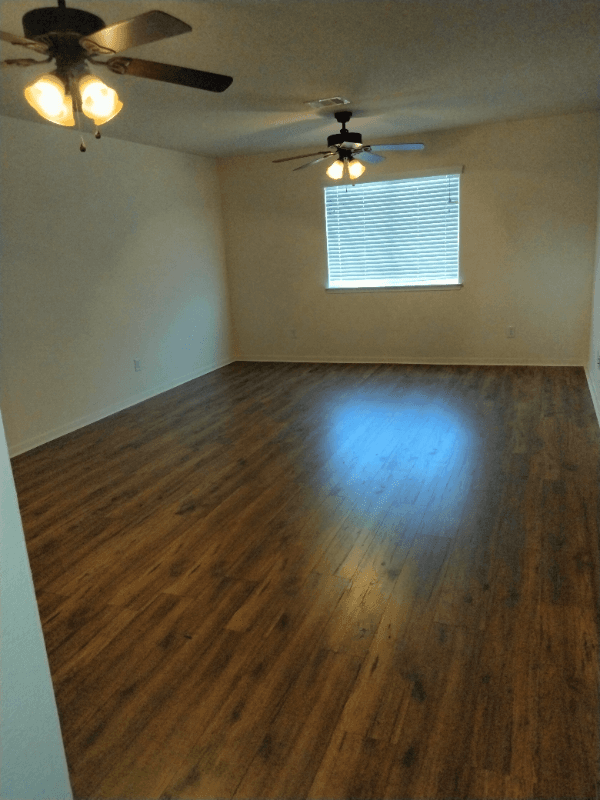 Katy House: 20706 Settlers Lake Cir N