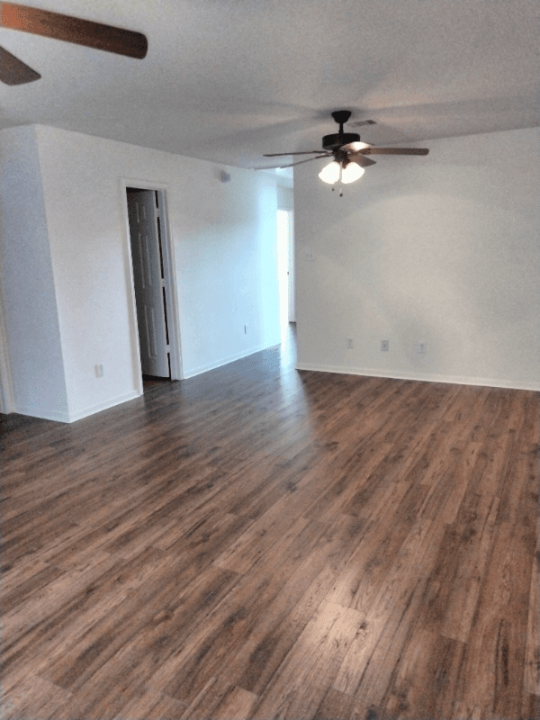 Katy House: 20706 Settlers Lake Cir N