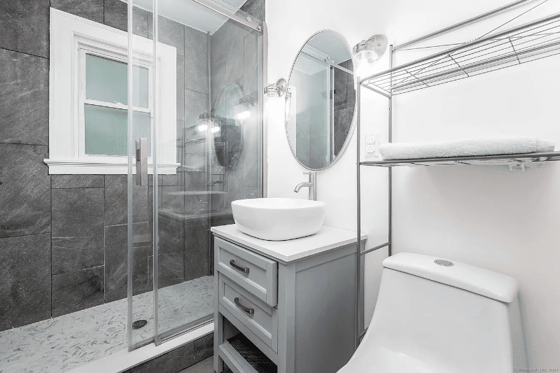 Vernon House: 29 1/2 Mountain Street