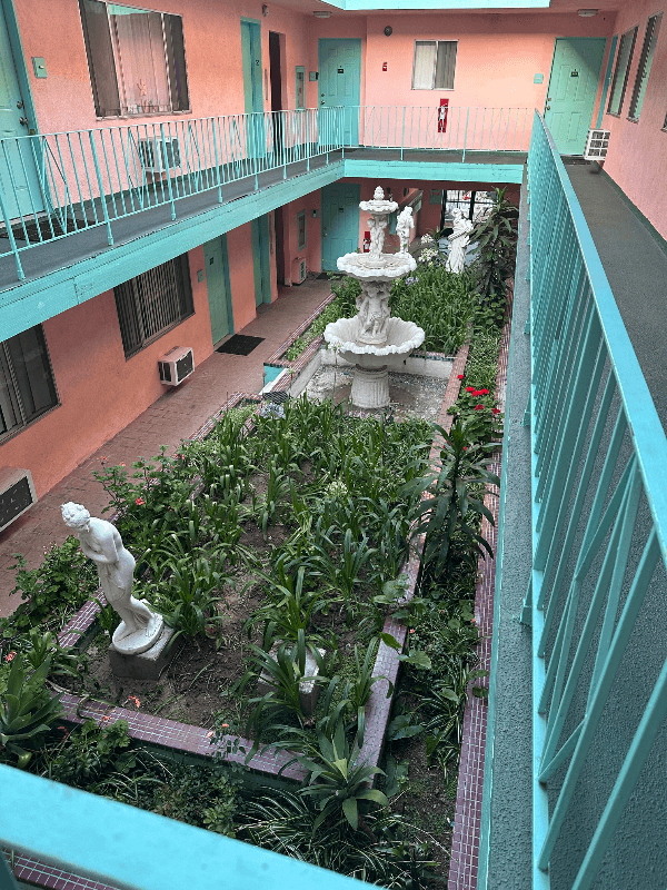 Los Angeles Apartment: 701 South Oxford Avenue