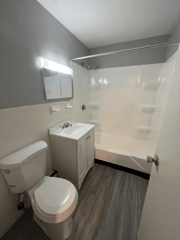 Hartford Apartment: 30 Gillett Street