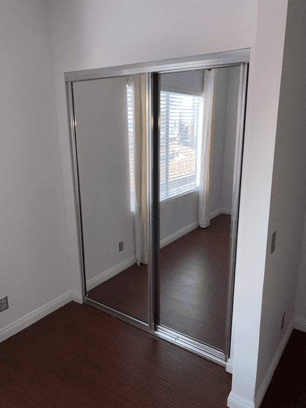 Los Angeles Apartment: 2436 s. Federal Ave