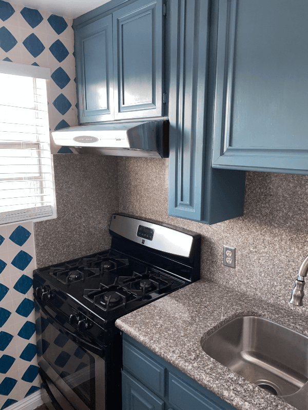 Los Angeles Apartment: 2436 s. Federal Ave