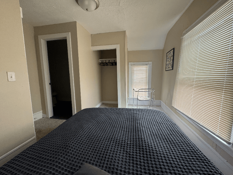 Grand Rapids Single Room: 111 Sweet St NE