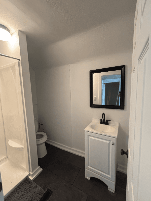 Grand Rapids Single Room: 111 Sweet St NE