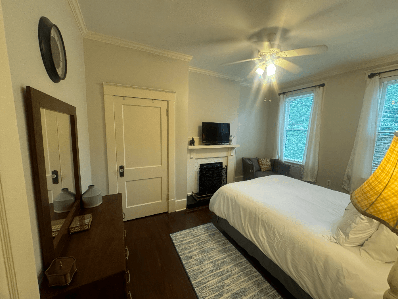 Savannah Condo: 339 Whitaker Street