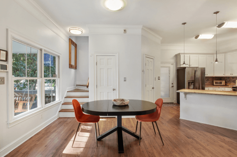 Savannah House: 102 West 36TH Street