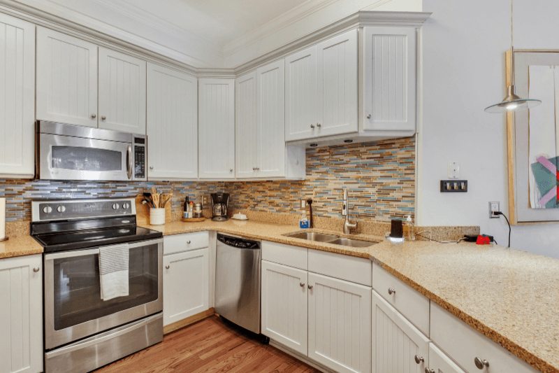 Savannah House: 102 West 36TH Street