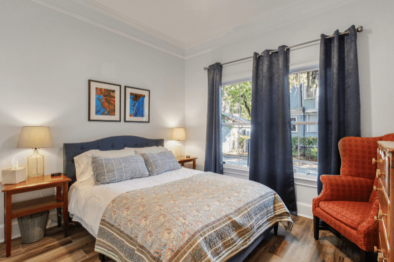 Savannah House: 102 West 36TH Street