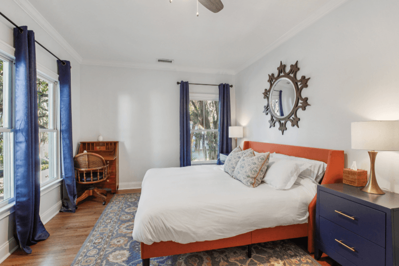 Savannah House: 102 West 36TH Street