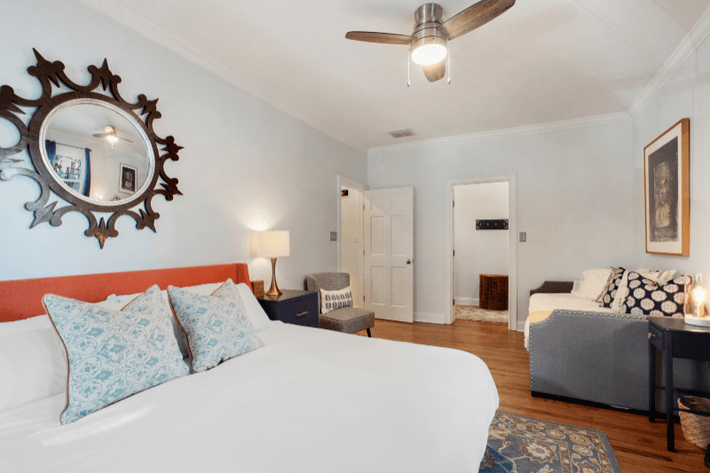 Savannah House: 102 West 36TH Street