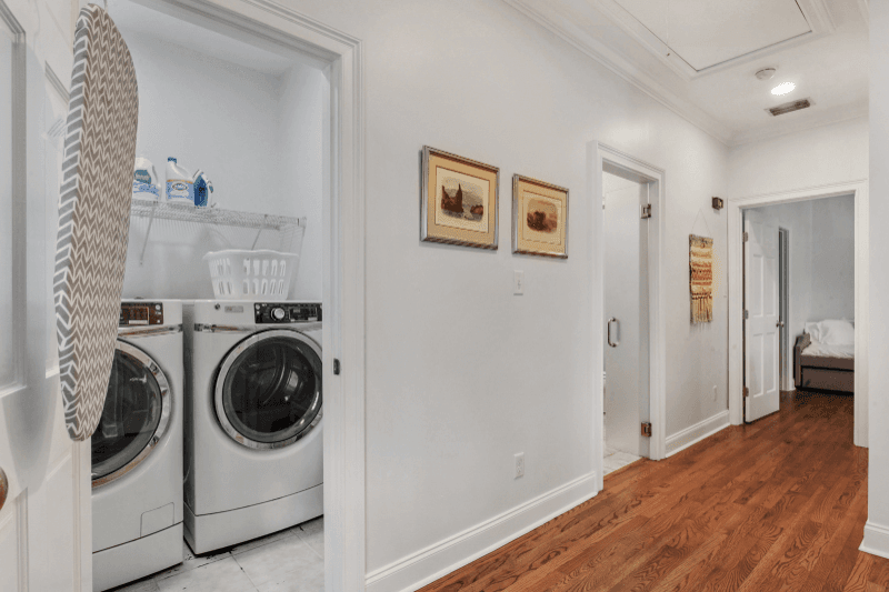 Savannah House: 102 West 36TH Street