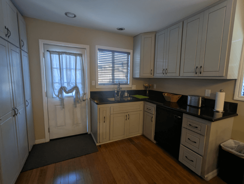 Los Angeles House: 518 S Kern Ave