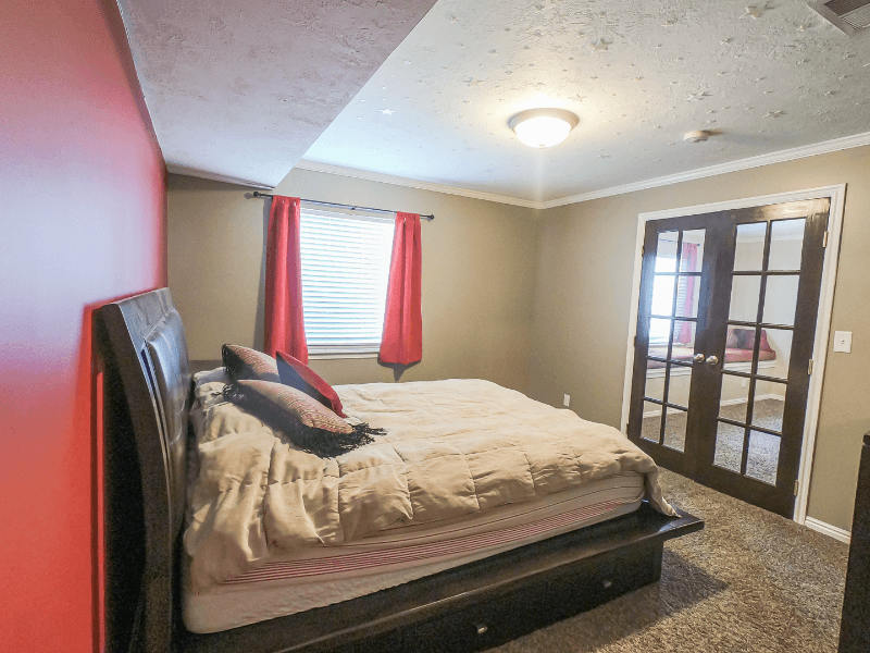 Draper House: 388 Draper Downs Drive
