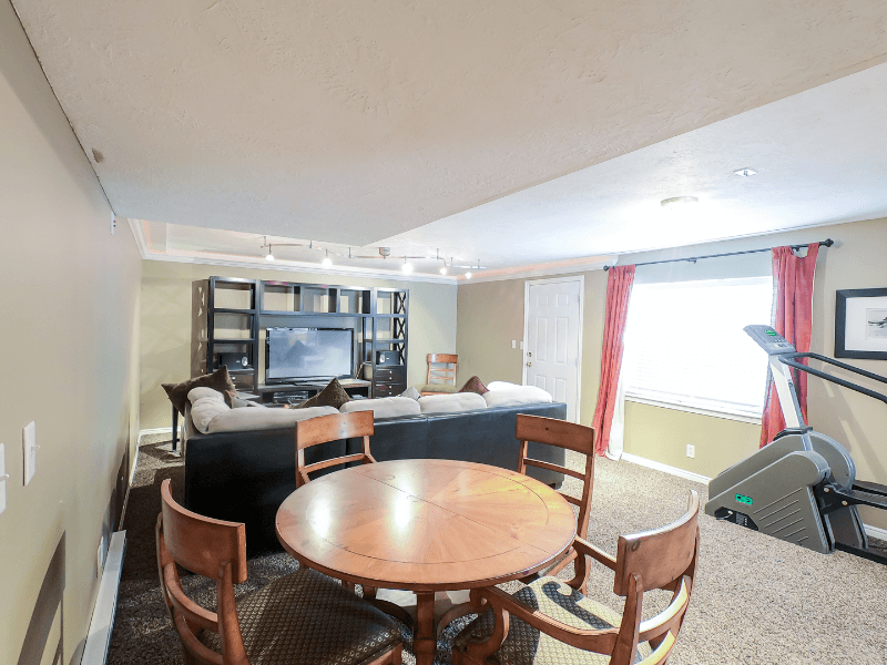 Draper House: 388 Draper Downs Drive