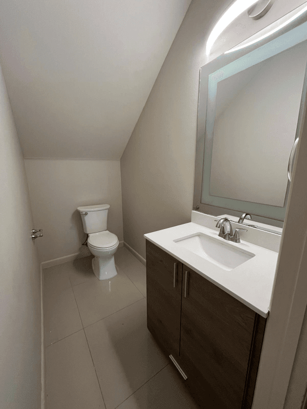 Edinburg Townhome: 404 Newport
