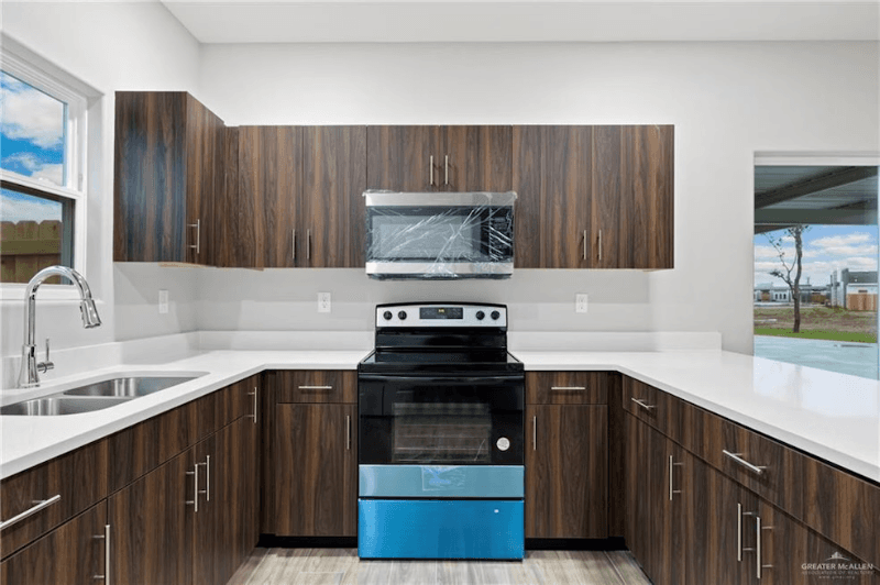 McAllen Apartment: 3905 Walnut Ave LOT - 20