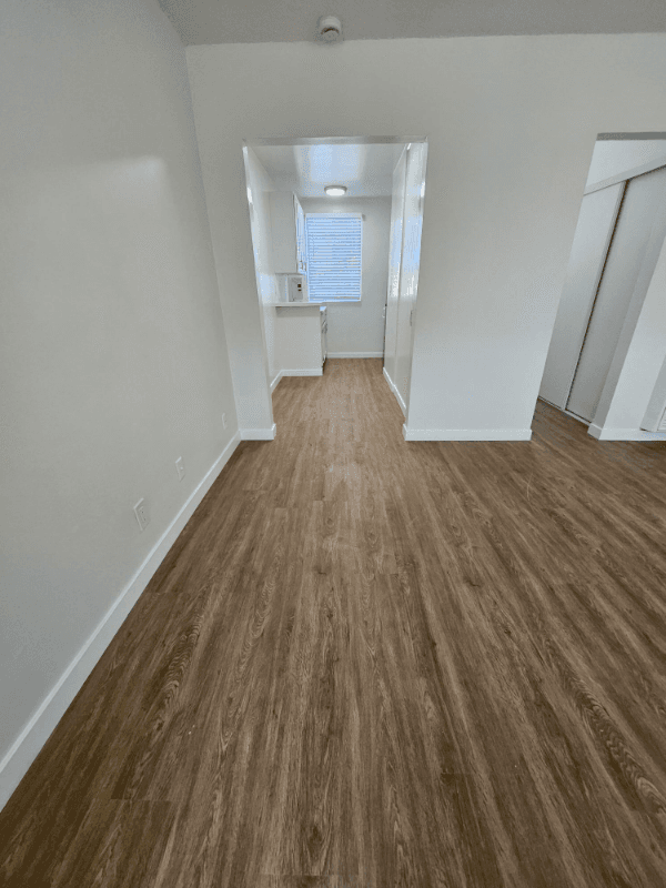 Lawndale Apartment: 14926 Hawthorne Blvd