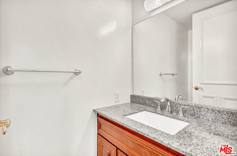 Los Angeles Condo: 10433 Wilshire blvd