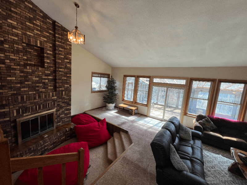 Eau Claire House: 2207 Eagle Ln