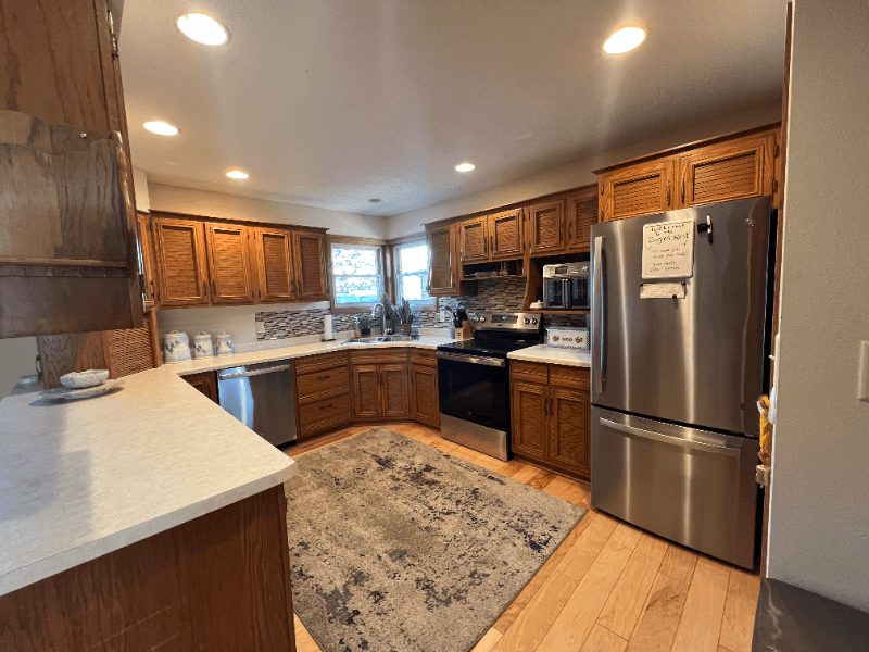 Eau Claire House: 2207 Eagle Ln