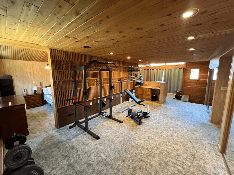 Eau Claire House: 2207 Eagle Ln