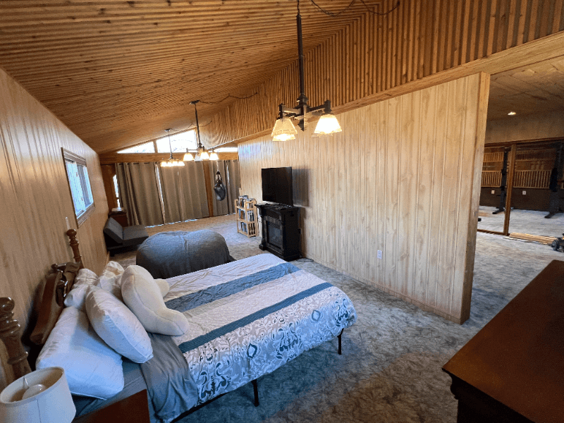 Eau Claire House: 2207 Eagle Ln