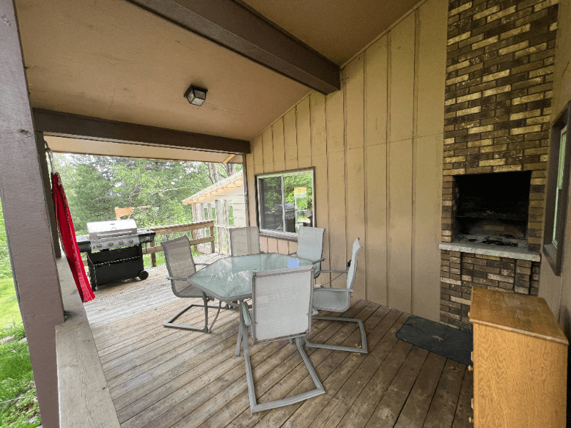 Eau Claire House: 2207 Eagle Ln